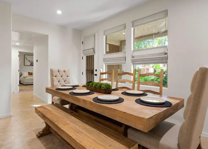 Style Living With Heated Pool, Spa, Gym, And Nearby Golf *