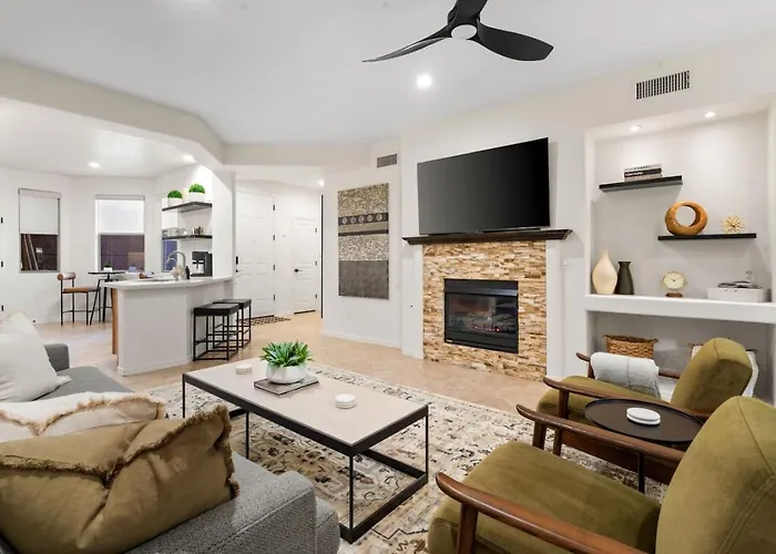 Style Living With Heated Pool, Spa, Gym, And Nearby Golf Dom wakacyjny