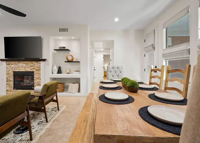 Dom wakacyjny Style Living With Heated Pool, Spa, Gym, And Nearby Golf Scottsdale
