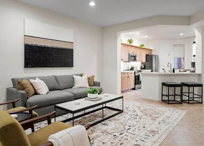 Style Living With Heated Pool, Spa, Gym, And Nearby Golf