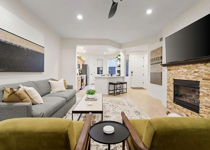Dom wakacyjny Style Living With Heated Pool, Spa, Gym, And Nearby Golf