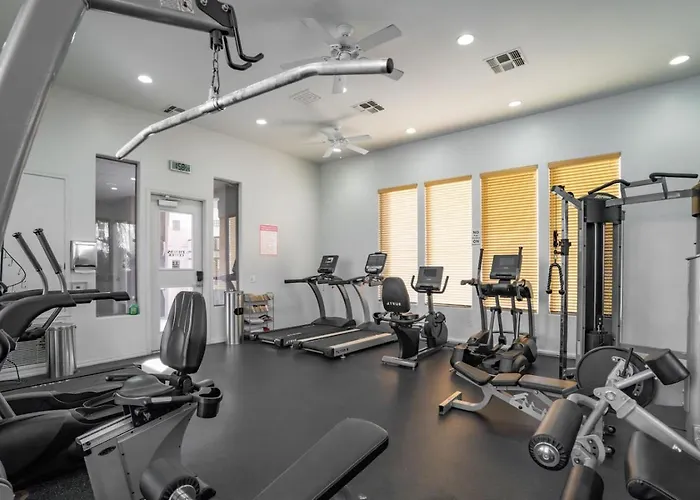 Style Living With Heated Pool, Spa, Gym, And Nearby Golf Dom wakacyjny