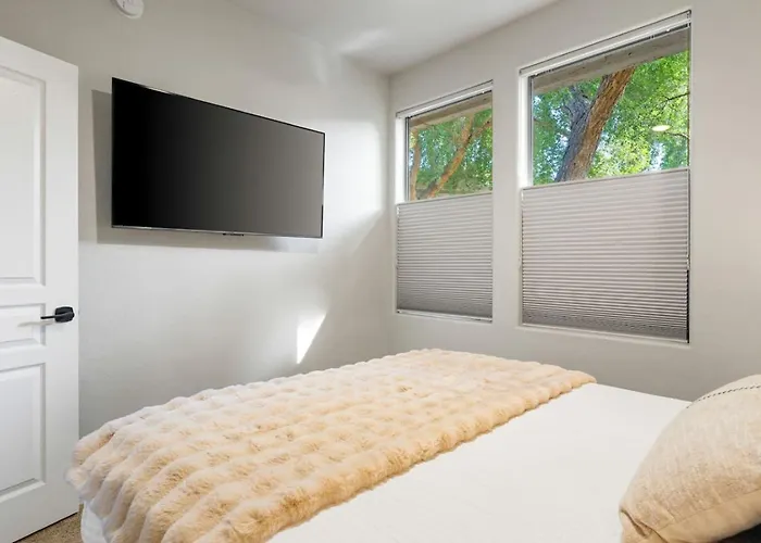 Style Living With Heated Pool, Spa, Gym, And Nearby Golf Dom wakacyjny