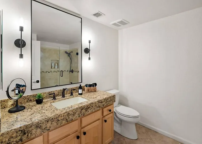 Dom wakacyjny Style Living With Heated Pool, Spa, Gym, And Nearby Golf Scottsdale