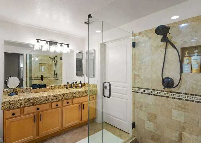 Style Living With Heated Pool, Spa, Gym, And Nearby Golf * Scottsdale
