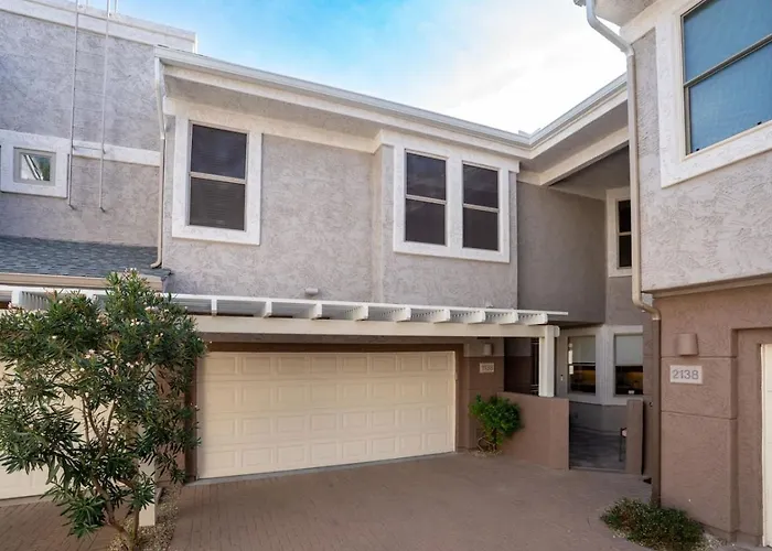 Style Living With Heated Pool, Spa, Gym, And Nearby Golf Dom wakacyjny