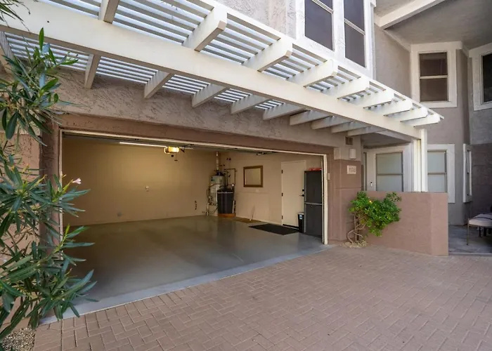 Dom wakacyjny Style Living With Heated Pool, Spa, Gym, And Nearby Golf
